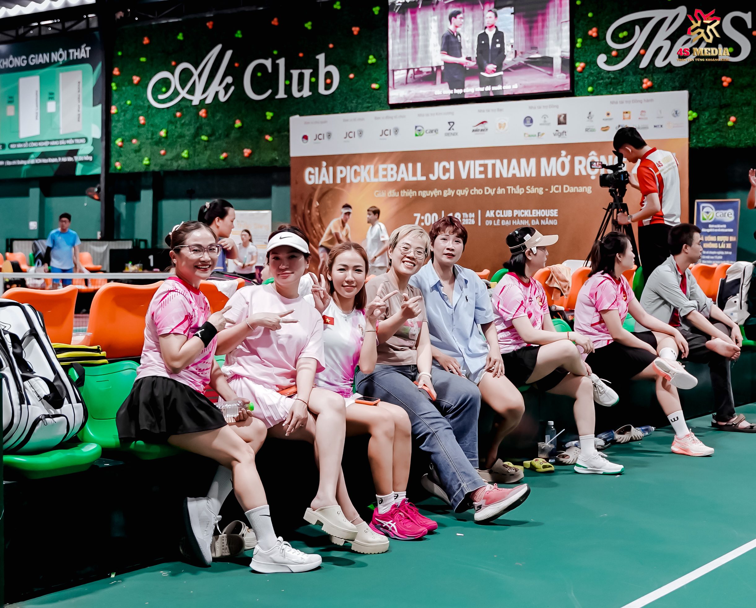 Cổ động viên tại giải Pickleball JCI Open 2026