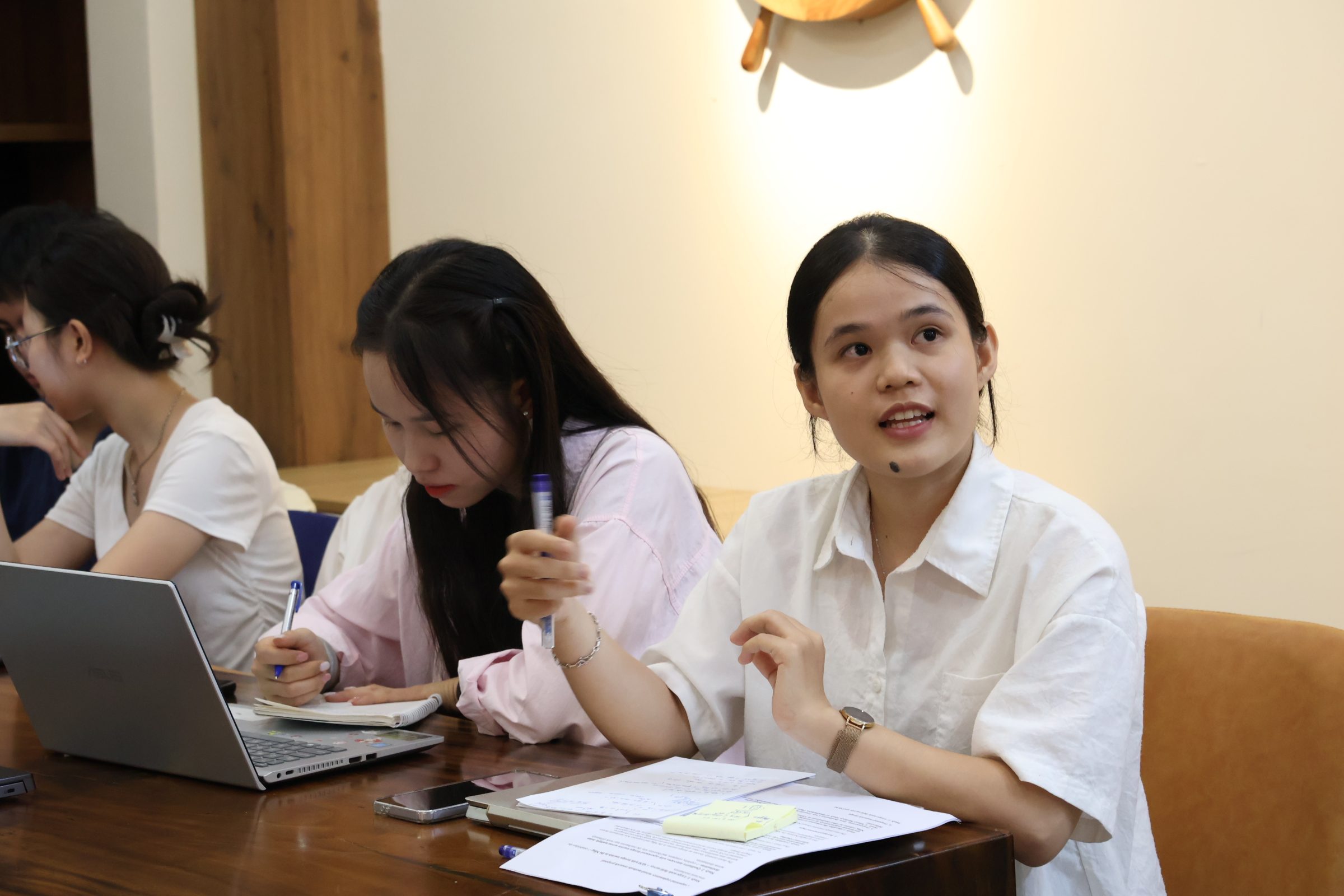 Sinh viên phát biểu
